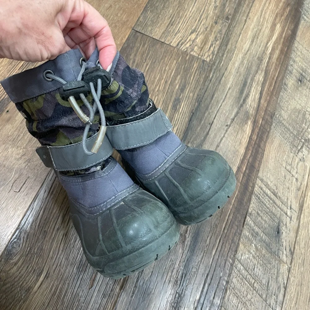 Columbia camo winter snow boots boy 9